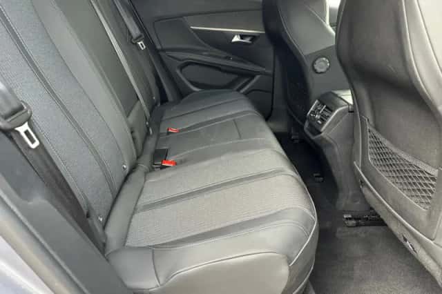 Peugeot 3008 (2023) thumbnail 11