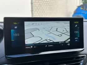 Peugeot 3008 (2023) thumbnail 19