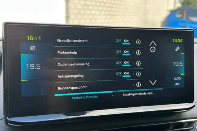 Peugeot 3008 (2023) thumbnail 20