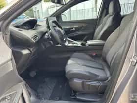 Peugeot 3008 (2023) thumbnail 5