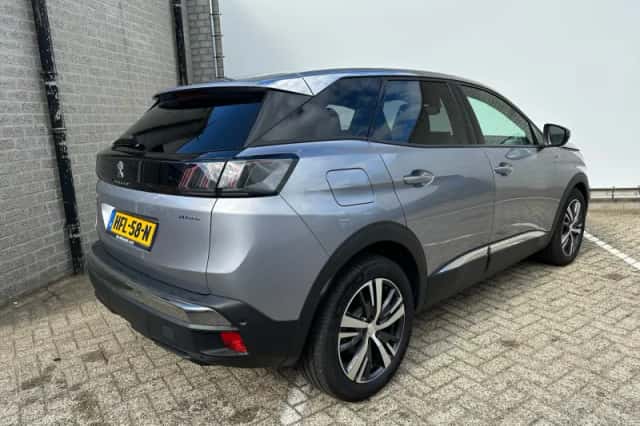 Peugeot 3008 (2023) thumbnail 9