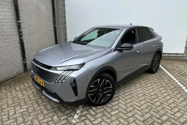 Peugeot 3008 (2024) thumbnail 1