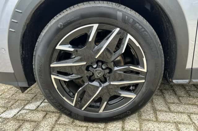 Peugeot 3008 (2024) thumbnail 2