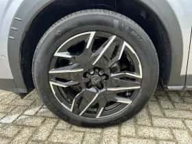 Peugeot 3008 (2024) thumbnail 2