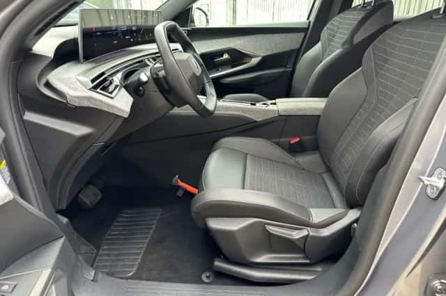 Peugeot 3008 (2024) thumbnail 13