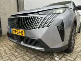 Peugeot 3008 (2024) thumbnail 3