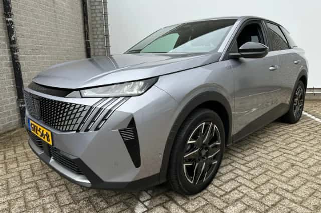 Peugeot 3008 (2024) thumbnail 5