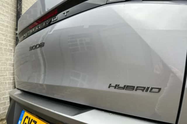 Peugeot 3008 (2024) thumbnail 8