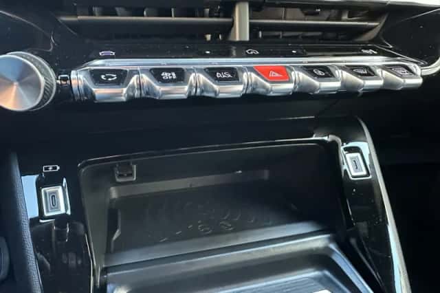 Peugeot 2008 (2024) thumbnail 39