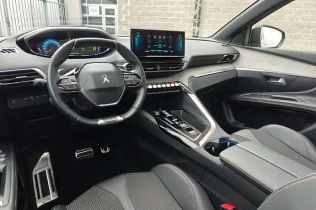 Peugeot 3008 (2023) thumbnail 15