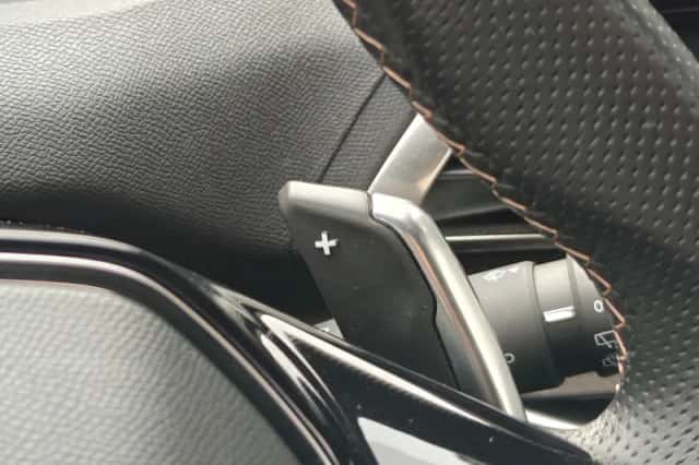 Peugeot 3008 (2023) thumbnail 20