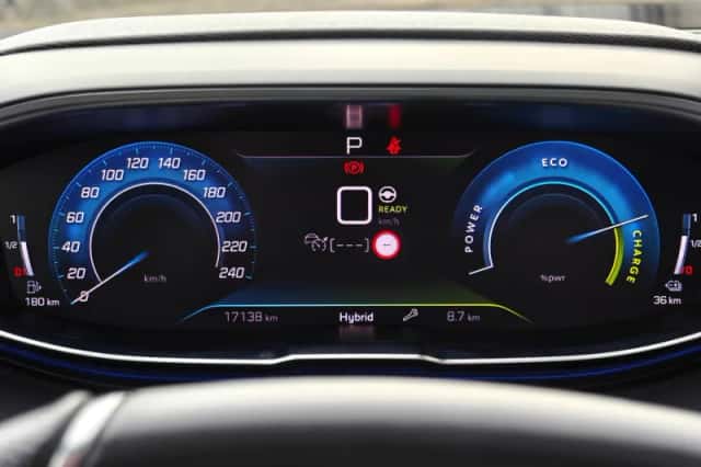 Peugeot 3008 (2023) thumbnail 23