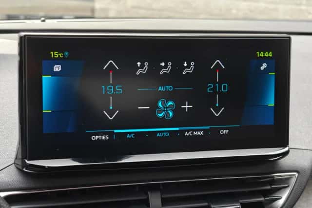 Peugeot 3008 (2023) thumbnail 28