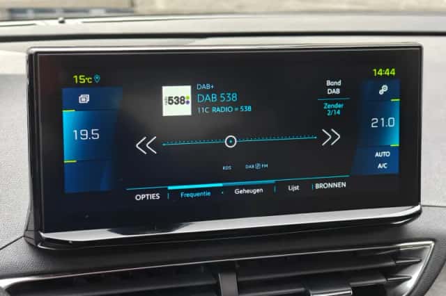 Peugeot 3008 (2023) thumbnail 31