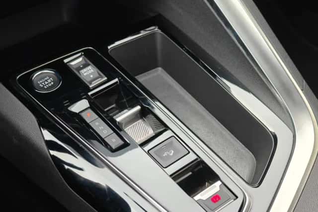 Peugeot 3008 (2023) thumbnail 33