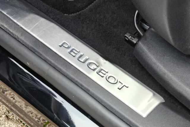 Peugeot 3008 (2023) thumbnail 36