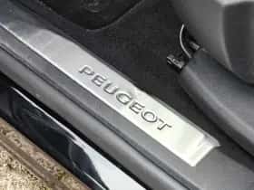 Peugeot 3008 (2023) thumbnail 36