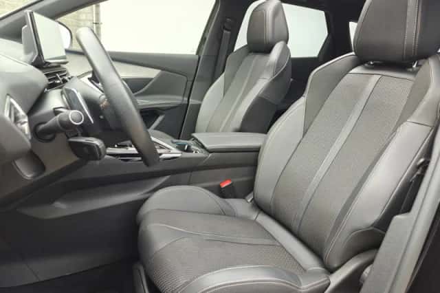 Peugeot 3008 (2023) thumbnail 5