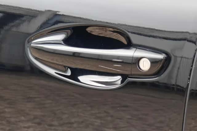 Peugeot 3008 (2023) thumbnail 42
