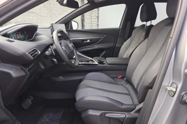 Peugeot 3008 (2024) thumbnail 11