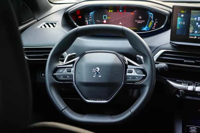 Peugeot 3008 (2024) thumbnail 17