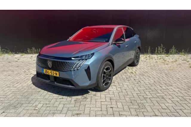 Peugeot e-3008 (2025) thumbnail 4
