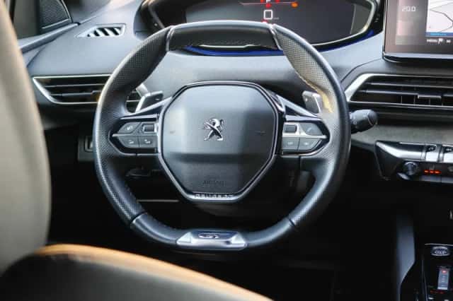 Peugeot 5008 (2023) thumbnail 15