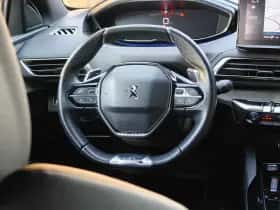 Peugeot 5008 (2023) thumbnail 15