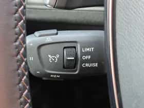 Peugeot 5008 (2023) thumbnail 16
