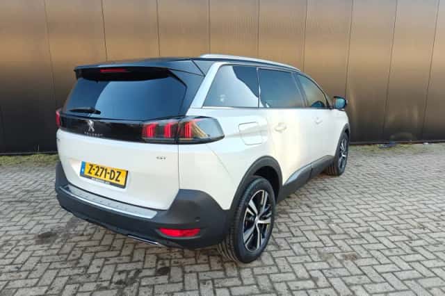 Peugeot 5008 (2023) thumbnail 3