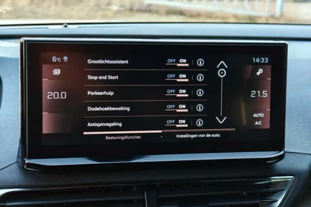 Peugeot 5008 (2023) thumbnail 21