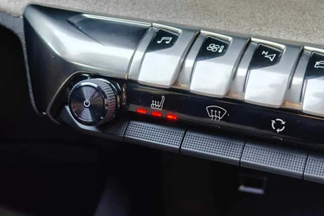 Peugeot 5008 (2023) thumbnail 30