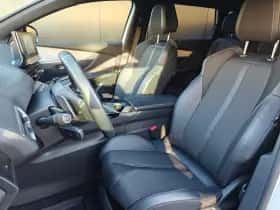 Peugeot 5008 (2023) thumbnail 4