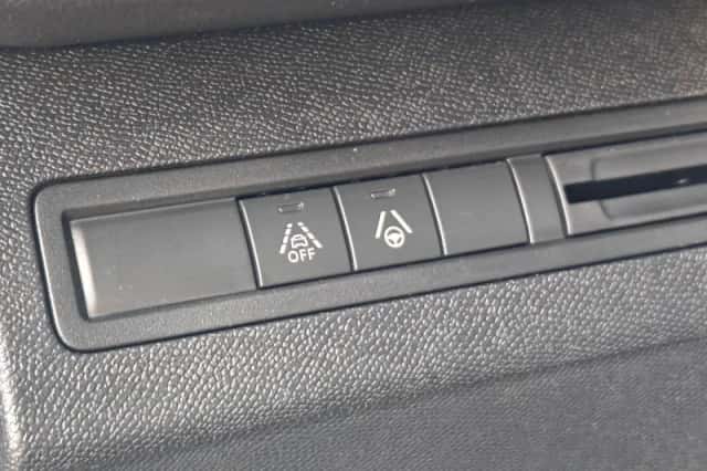 Peugeot 5008 (2023) thumbnail 31