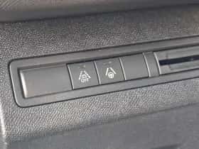 Peugeot 5008 (2023) thumbnail 31