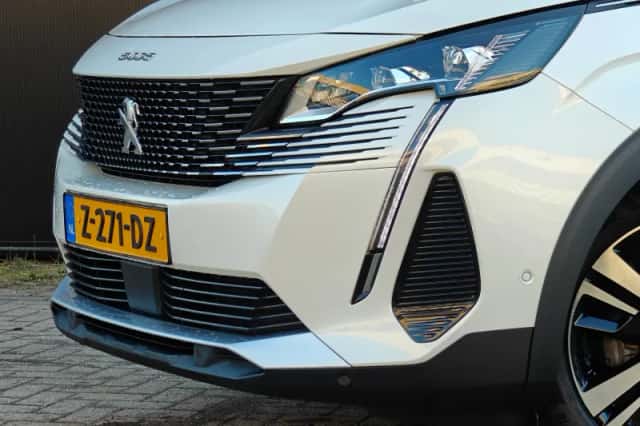 Peugeot 5008 (2023) thumbnail 37