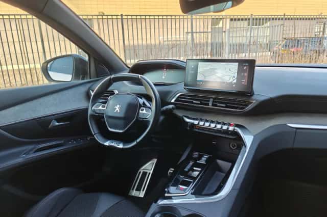 Peugeot 5008 (2023) thumbnail 5