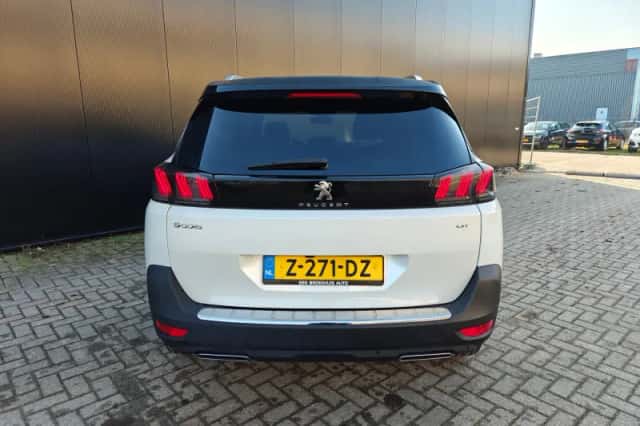 Peugeot 5008 (2023) thumbnail 7