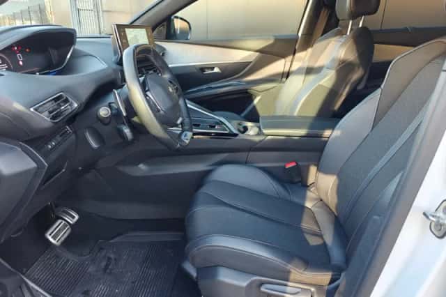 Peugeot 5008 (2023) thumbnail 8