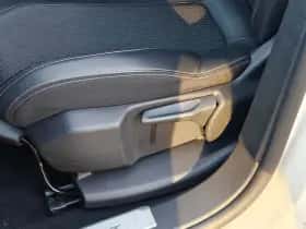 Peugeot 5008 (2023) thumbnail 9
