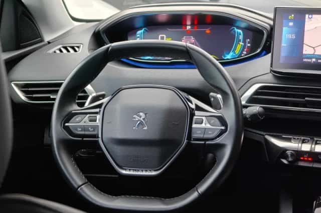 Peugeot 3008 (2021) thumbnail 16