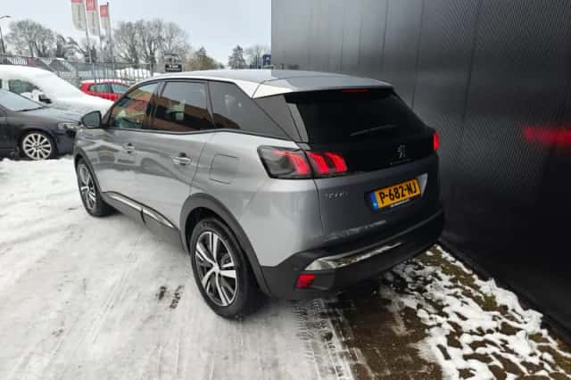 Peugeot 3008 (2021) thumbnail 3