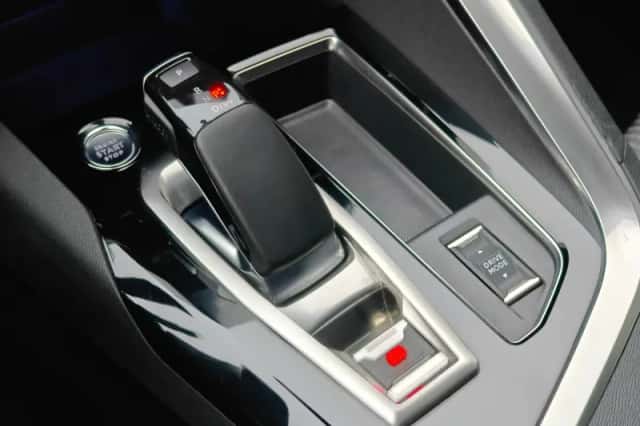 Peugeot 3008 (2021) thumbnail 34
