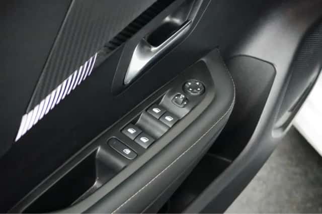 Peugeot 208 (2025) thumbnail 18