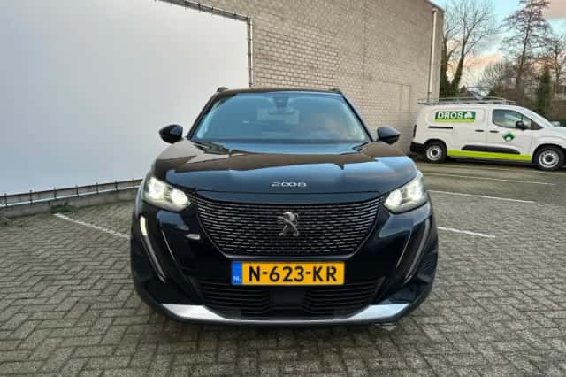 Peugeot 2008 (2021) thumbnail 2