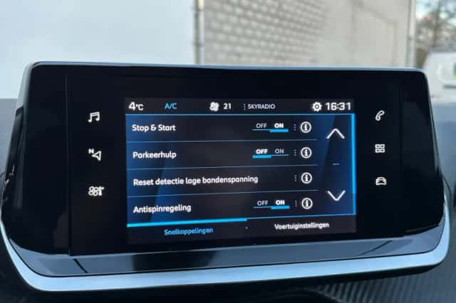Peugeot 2008 (2021) thumbnail 15