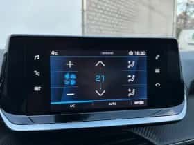 Peugeot 2008 (2021) thumbnail 24