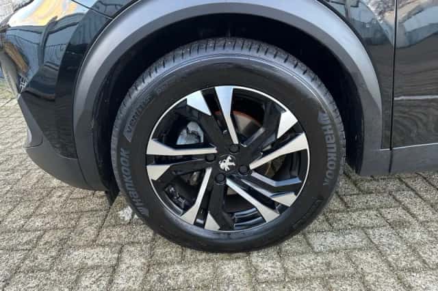 Peugeot 2008 (2021) thumbnail 4