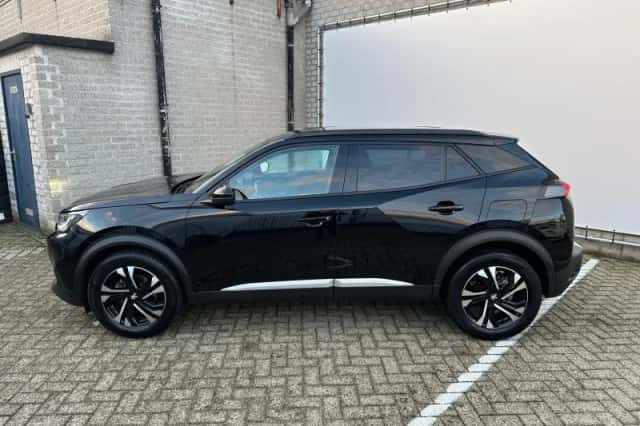 Peugeot 2008 (2021) thumbnail 9