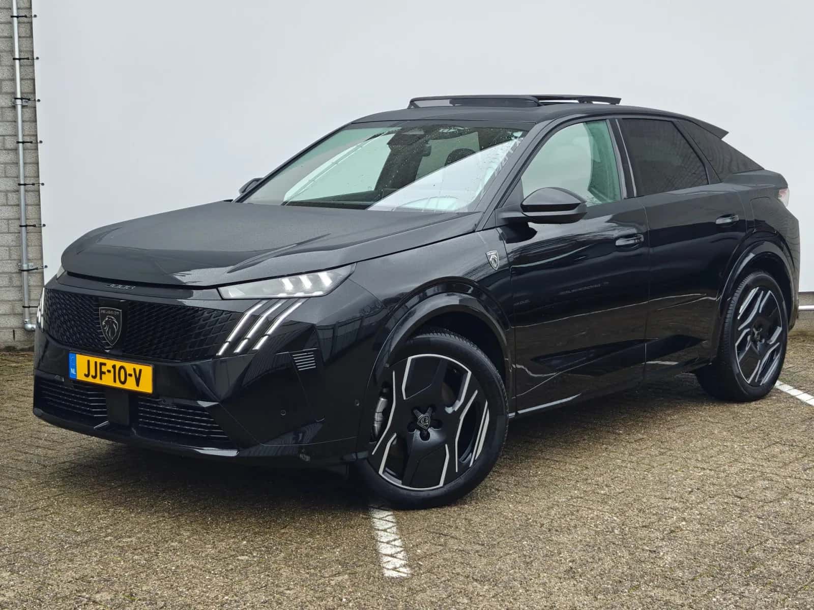 Peugeot e-3008 (2025) — foto 1